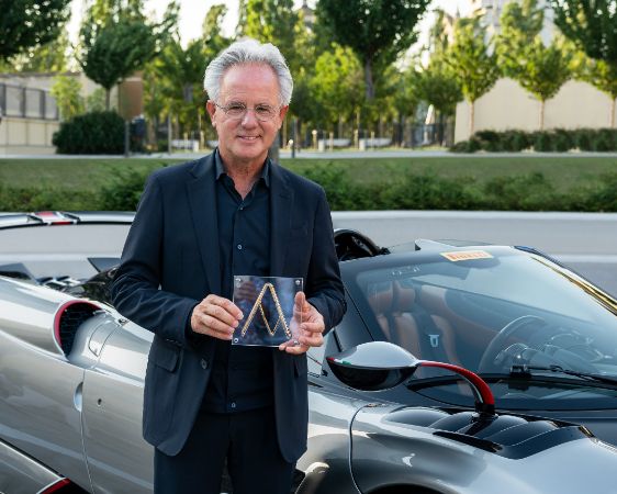 Horacio Pagani winning the XXVII Compasso d'Oro award in the "Design for Mobility" category, awarded by ADI
